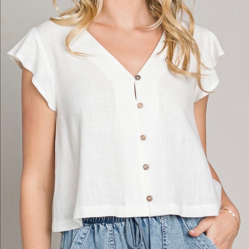 Linen/cotton ruffle sleeve top in black. Size medium, but cropped